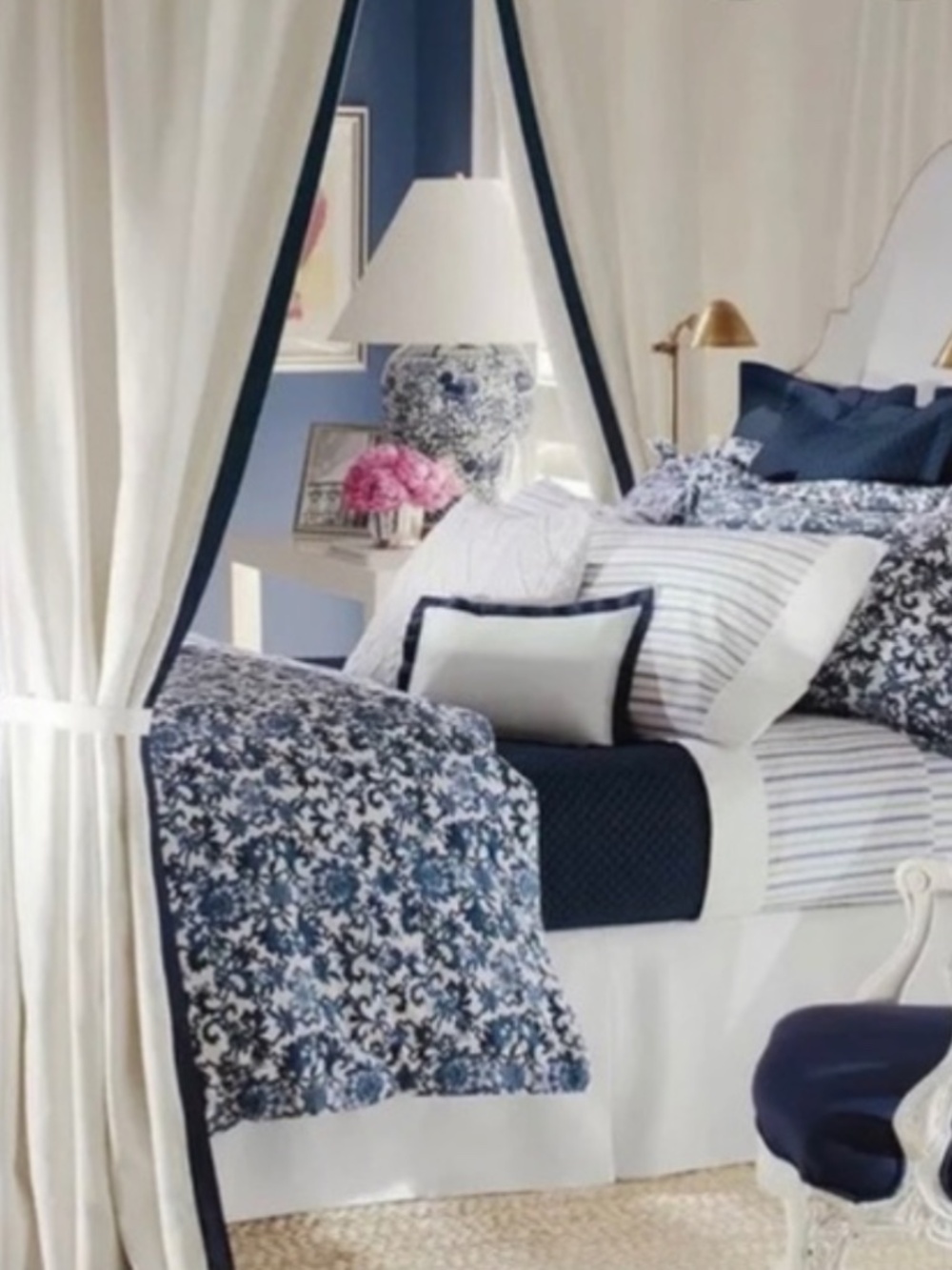 Lauren Ralph Lauren Porcelain Blue Tamarind Queen Chinoiserie Comforter Birds - Picture 4 of 4